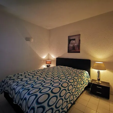 : T2 Climatise Avec Parking Pour 4, Face - Fr-1-803-23 Le Lavandou