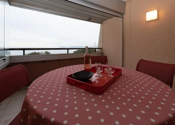: T2 Climatise Avec Parking Pour 4, Face - Fr-1-803-23 Apartman
